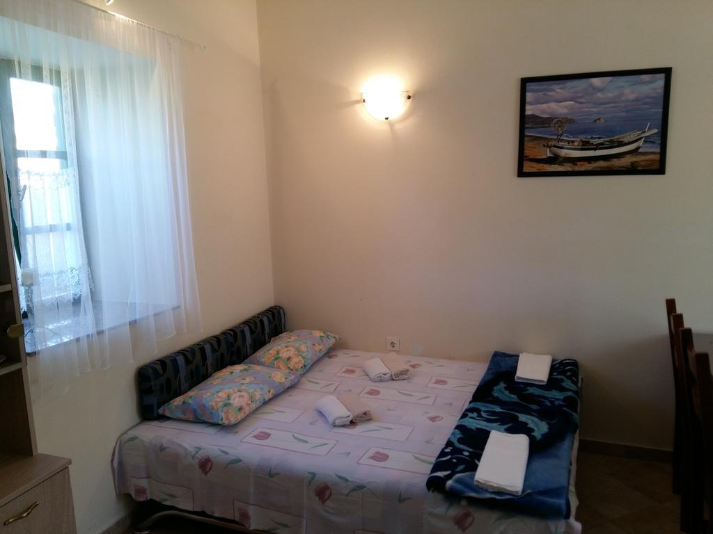 Milutinov Dvor Apartments Врси Екстер'єр фото