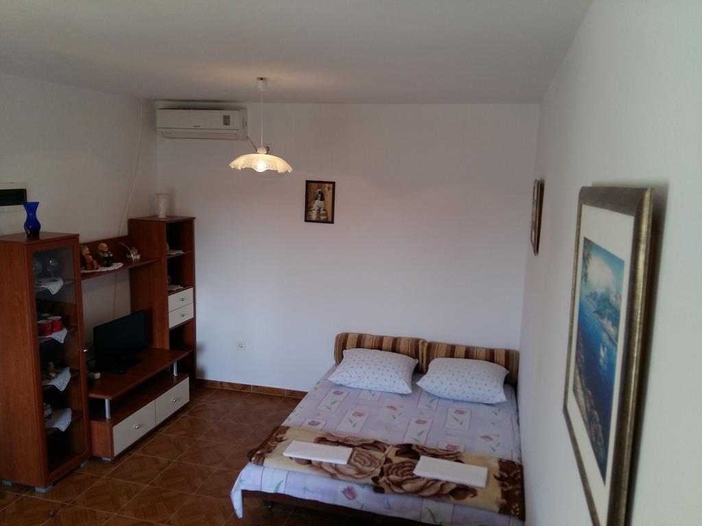 Milutinov Dvor Apartments Врси Екстер'єр фото